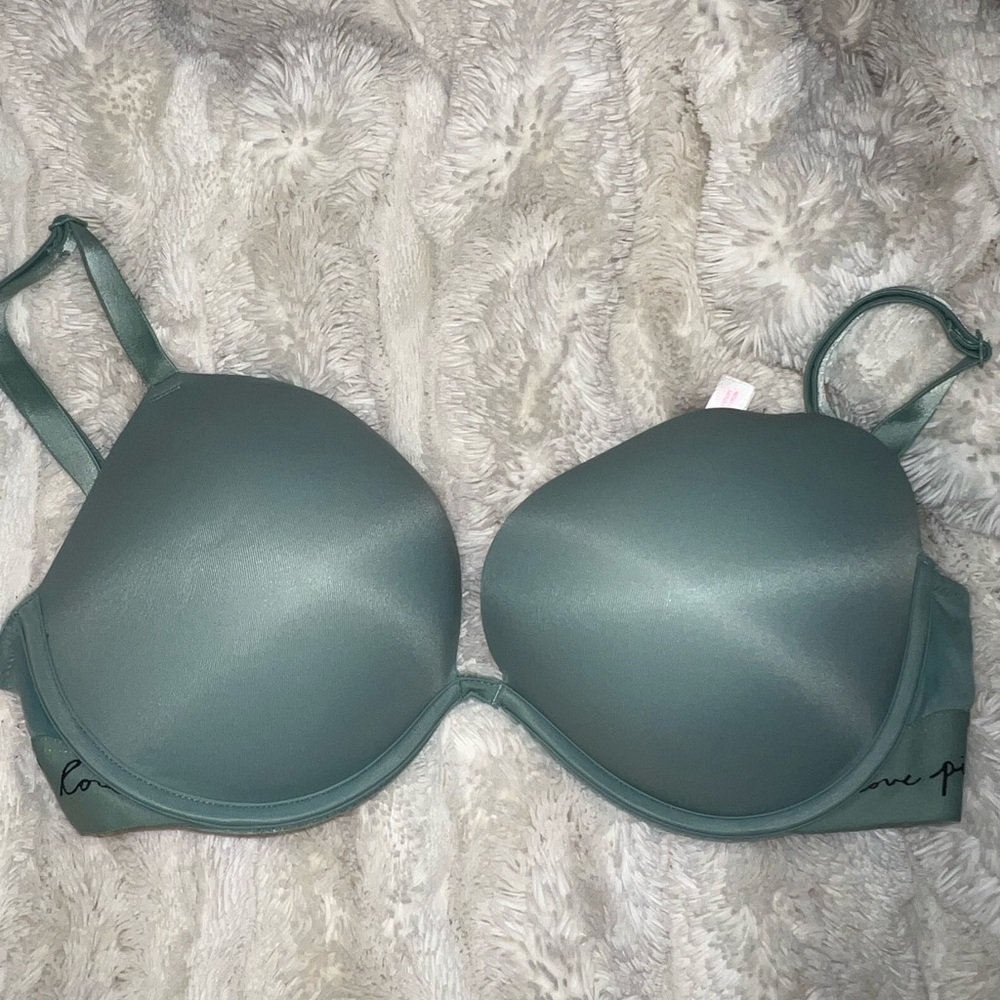 Victoria's Secret Green T-Shirt Bra with Underwire GREAT CONDITION